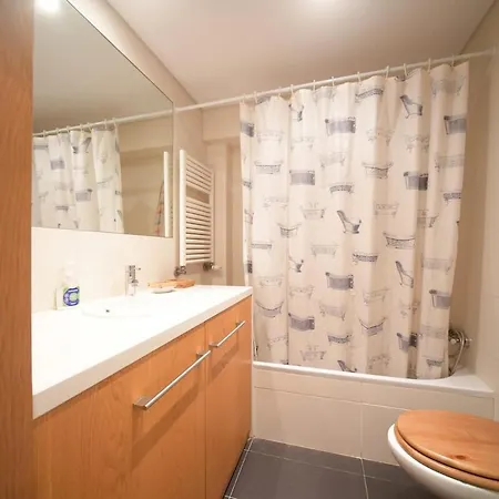 Spacious - Free Parking - Near Metro Lissabon