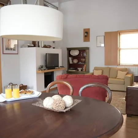Vila Spacious - Free Parking - Near Metro *