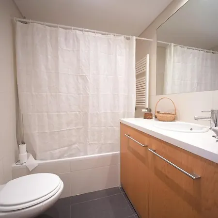 Spacious - Free Parking - Near Metro Lissabon